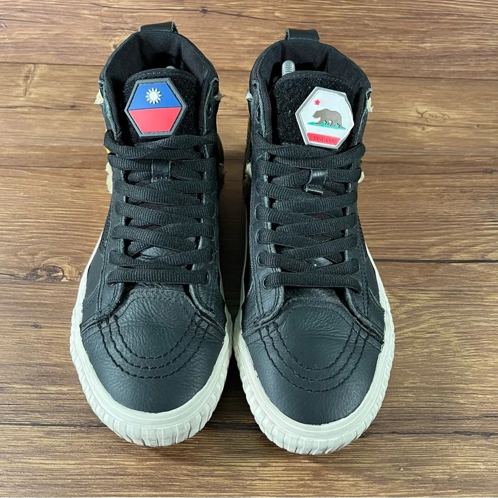 Vans ships within