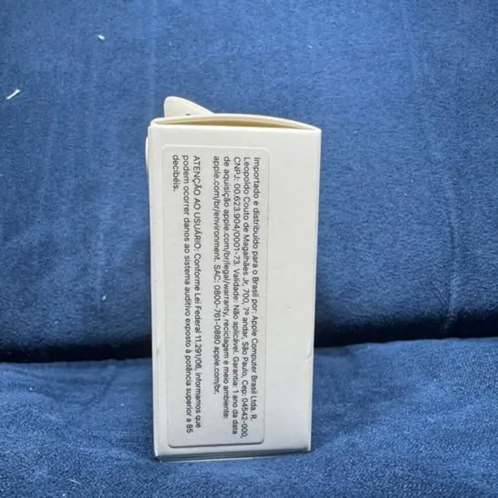 Unbranded genuine apple