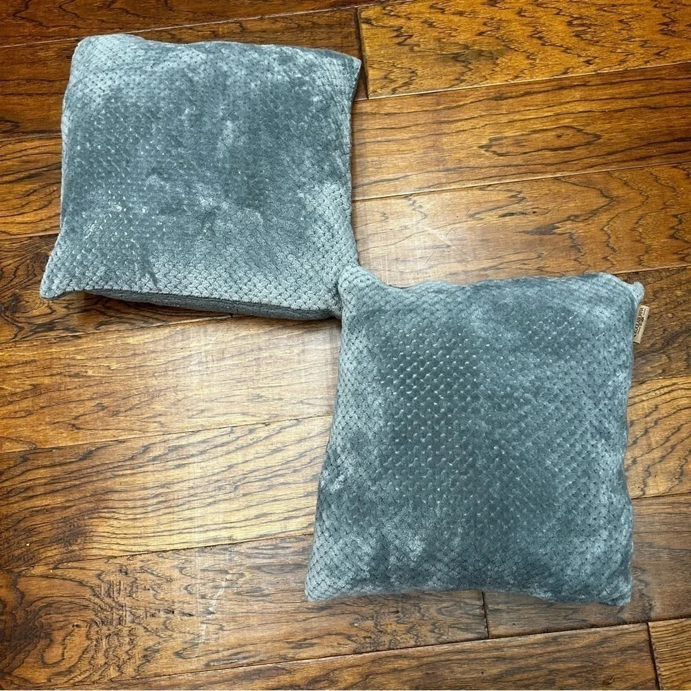 Koolaburra by‎ UGG throw pillows