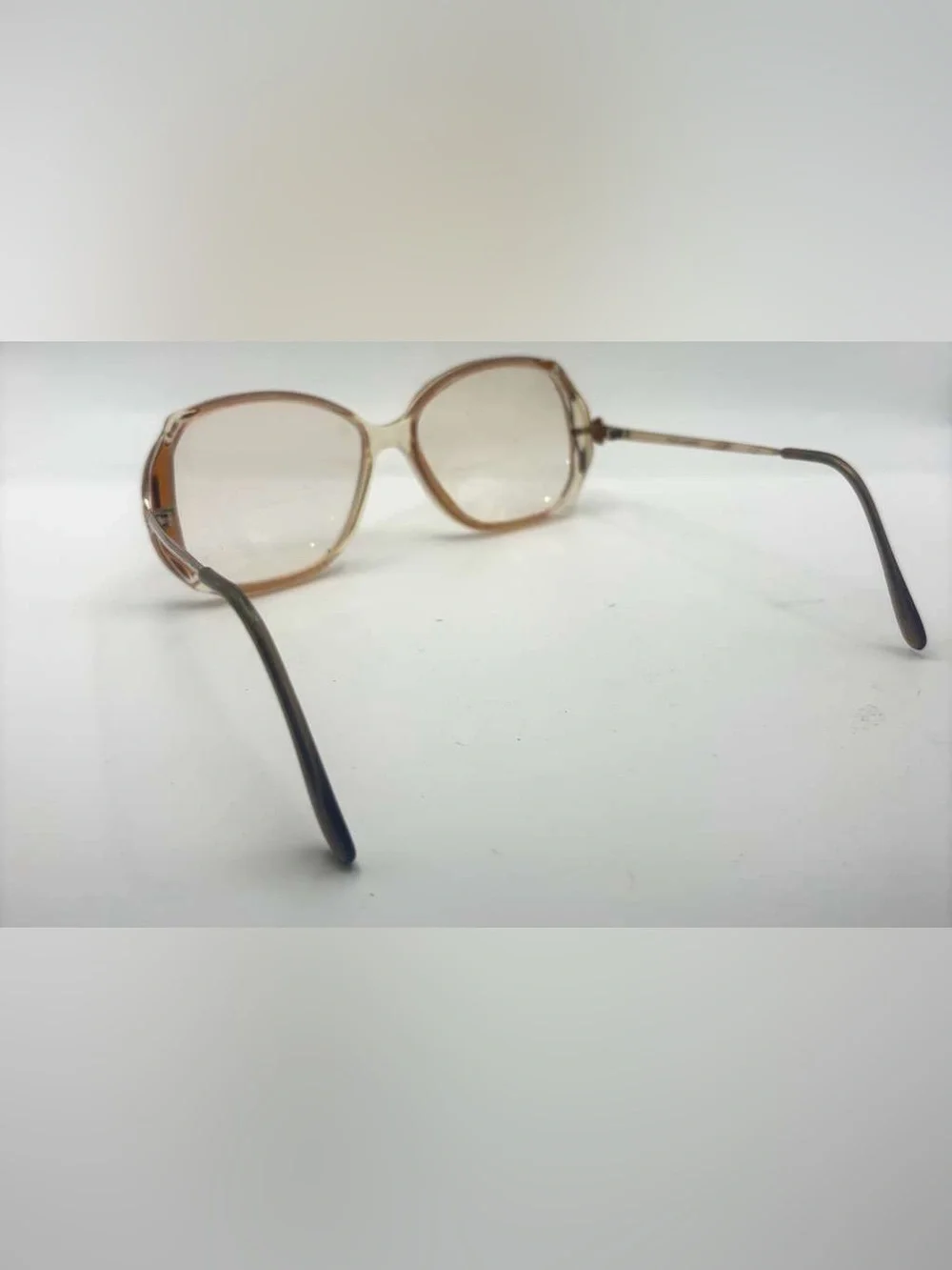 Sophia Loren listing pair