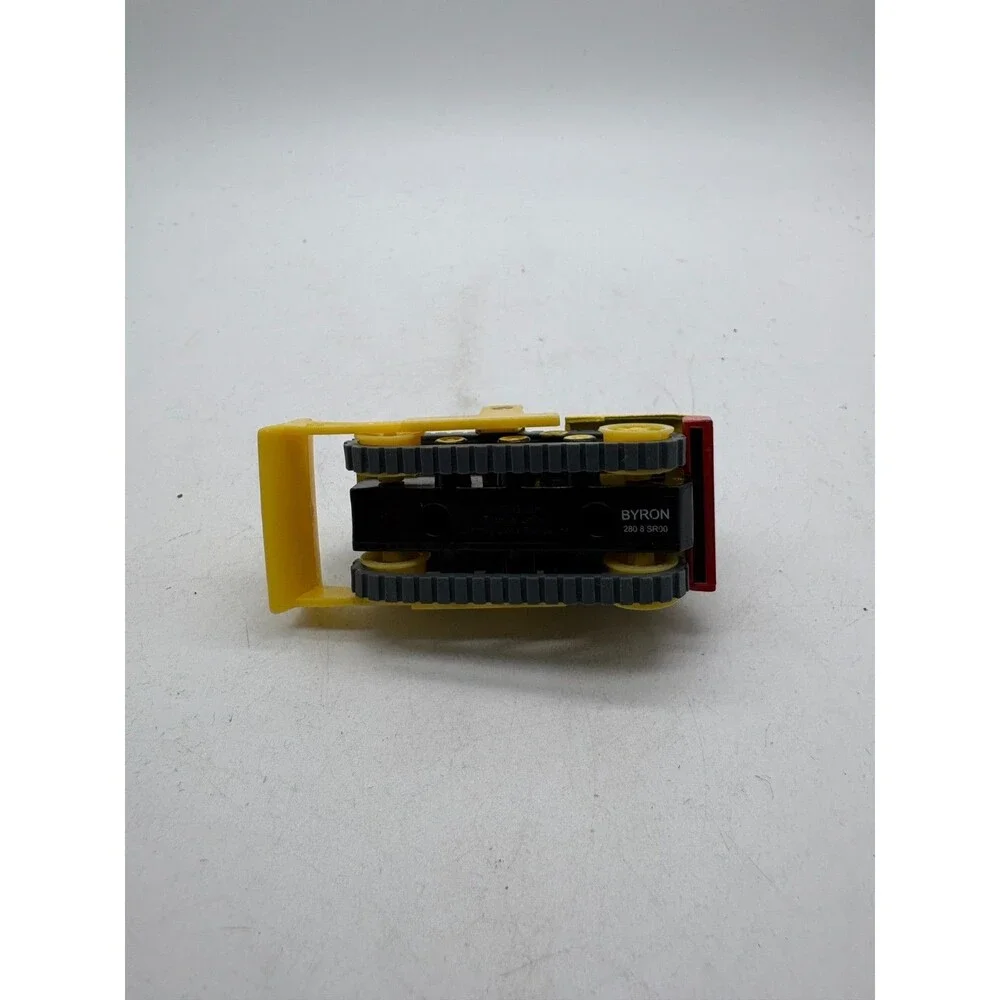 Thomas & Friends Take-Along BYRON The Bulldozer Diecast Magnetic Toy Train #18