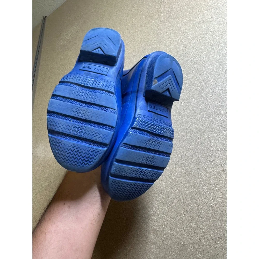 Hunter traction textile play