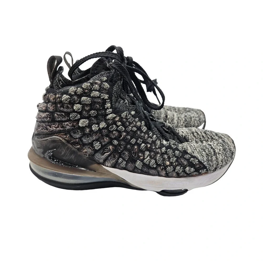 Nike LeBron‎ XVII (17) Kids Basketball Shoe Gray/Black Size 6Y