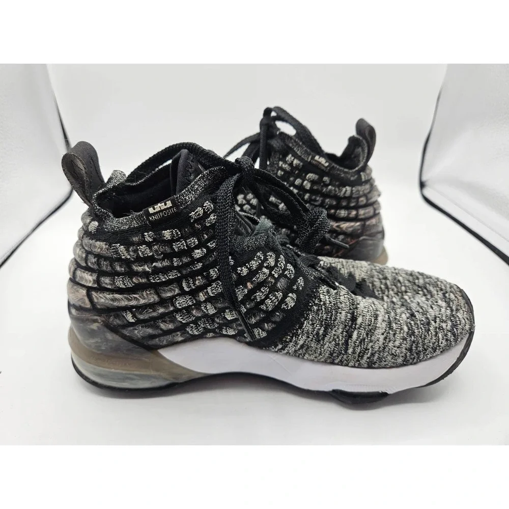Nike few wear