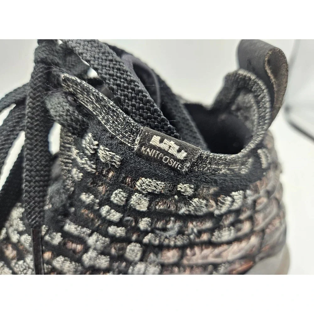 Nike few 17 pictures