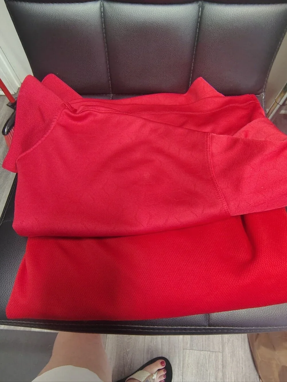 2 Polos XXL Nike Golf And Russell Athletic Red Performance Tops