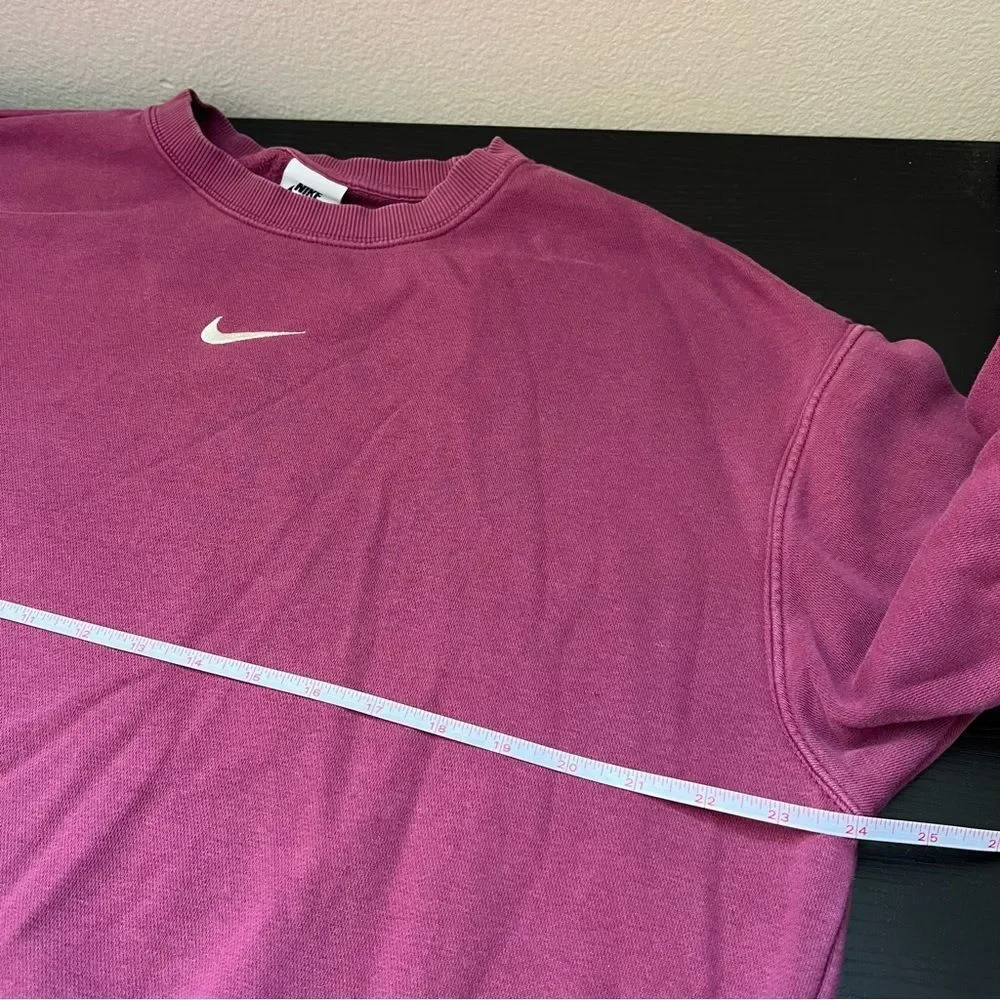 Nike Women’s Magenta Pink Center‎ Swoosh Crewneck Sweatshirt Small