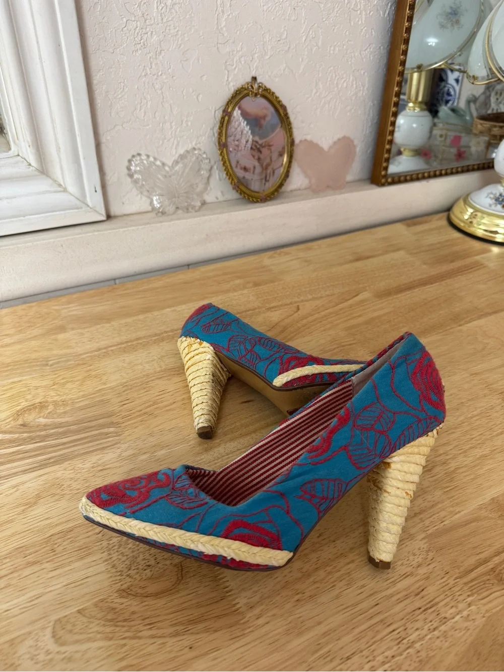 naughty monkey shoe monkey statement