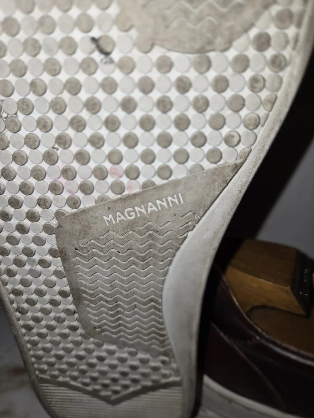 Magnanni Men's  Leather Casual Sneakers Size 10 1/2 M, retails For $475.00