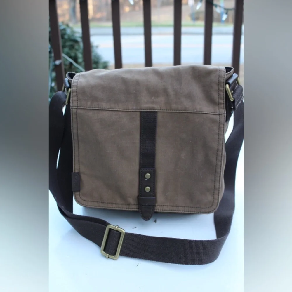 Fossil travis unisex