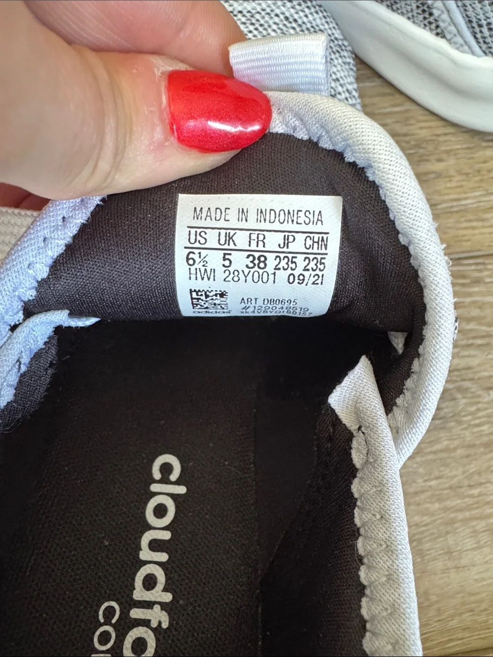 adidas sneakers running pattern