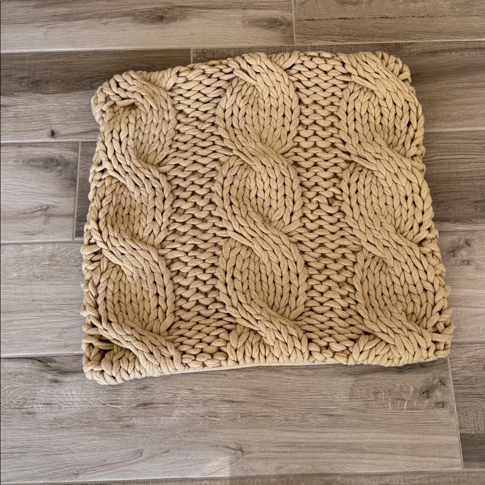 Pottery Barn Colossal hand knit pillow cover