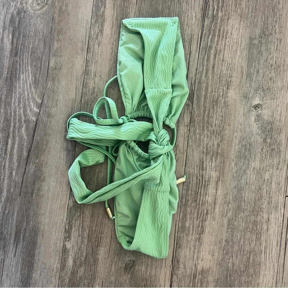 Monday Swimwear xs gently used