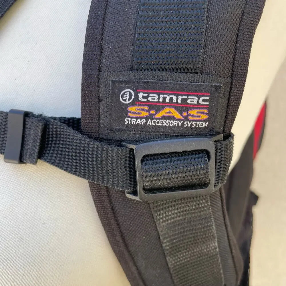 Tamrac red black