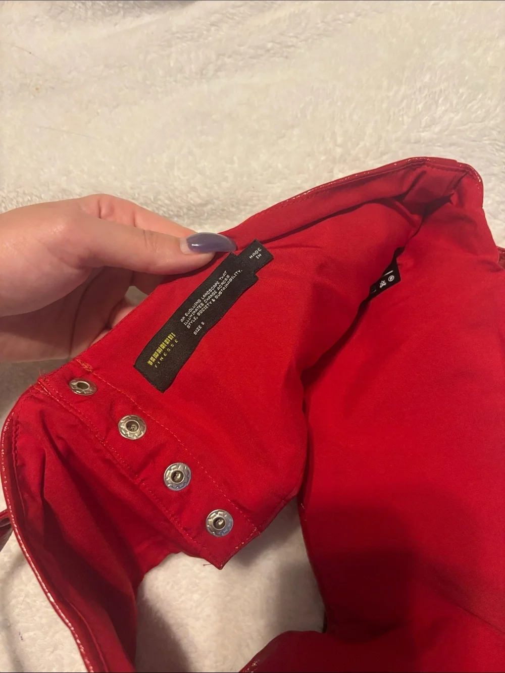 Finesse bold red