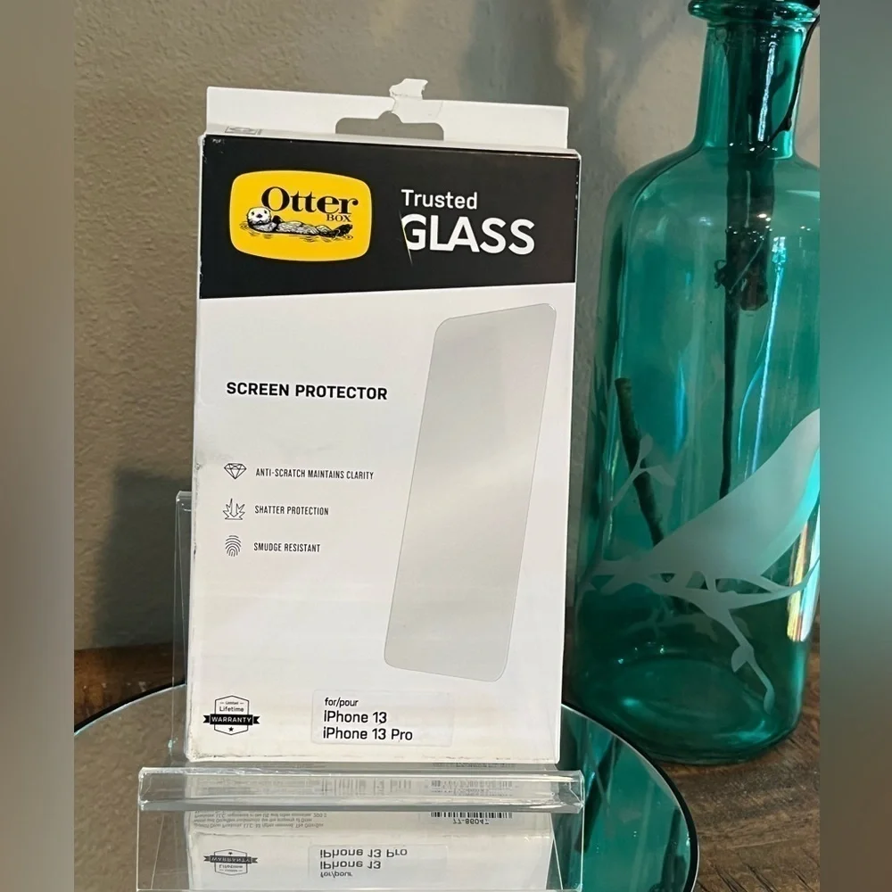 OtterBox Trusted Glass Screen Protector for iPhone 13 and iPhone 13 Pro, new!