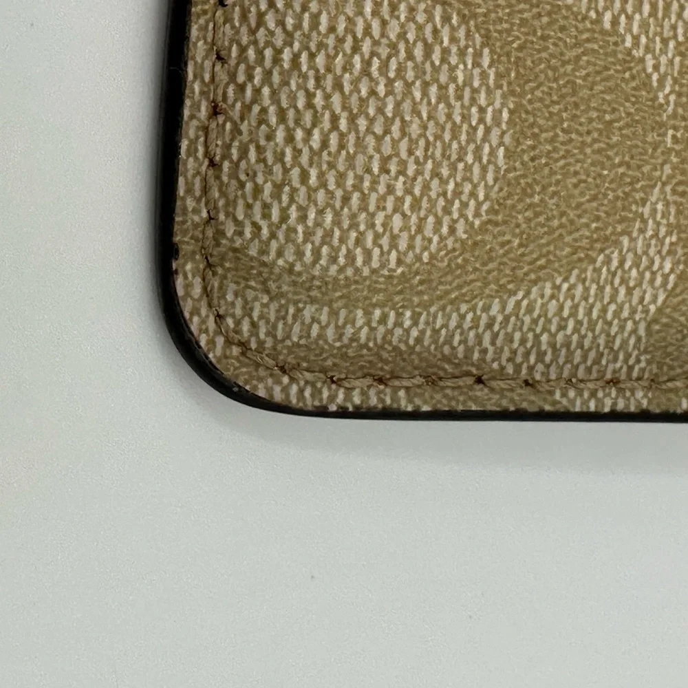 Coach authentic key