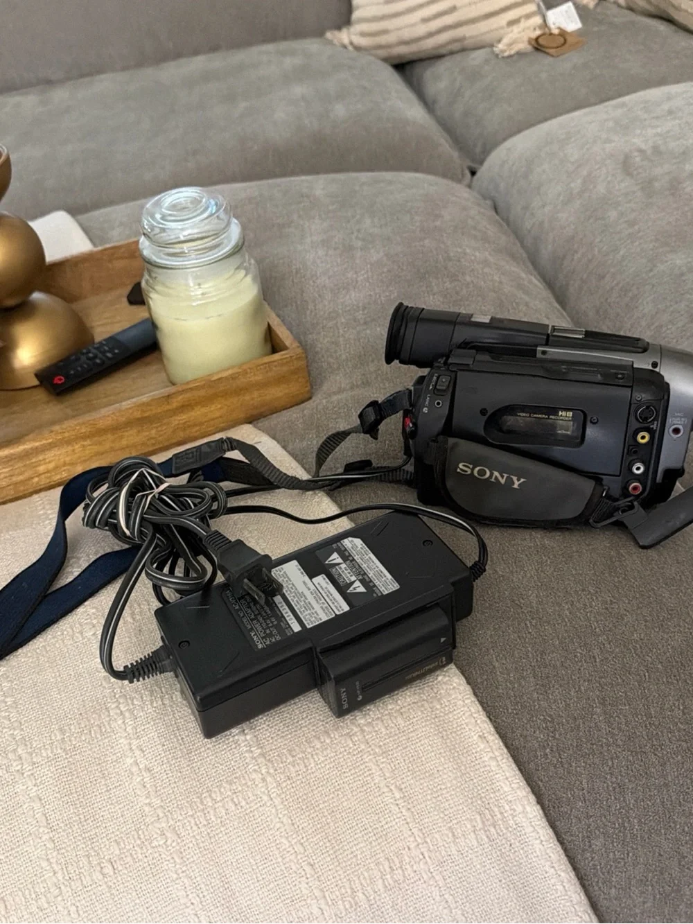 Sony Handycam CCD-TRV72 NTSC Video Hi8 Camcorder / Tested / + Accessories