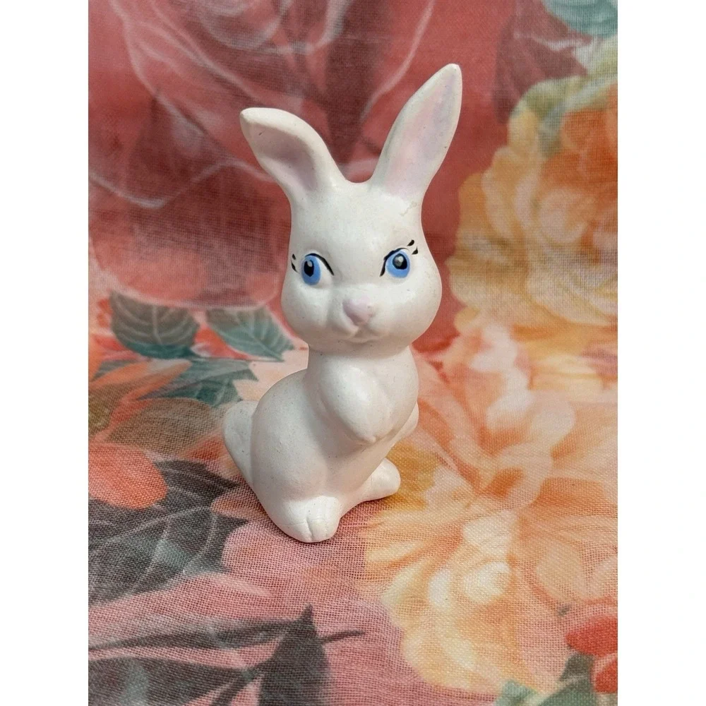 Vintage Ceramic White Bunny Rabbit Figurine Blue‎ Eyes Mini 2.5