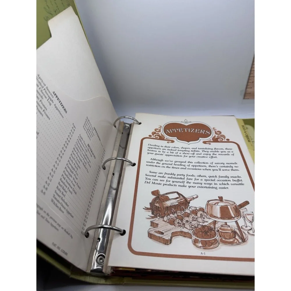 Vintage Del Monte Kitchens Cookbook, 1972 Binder Hardcover First Printing