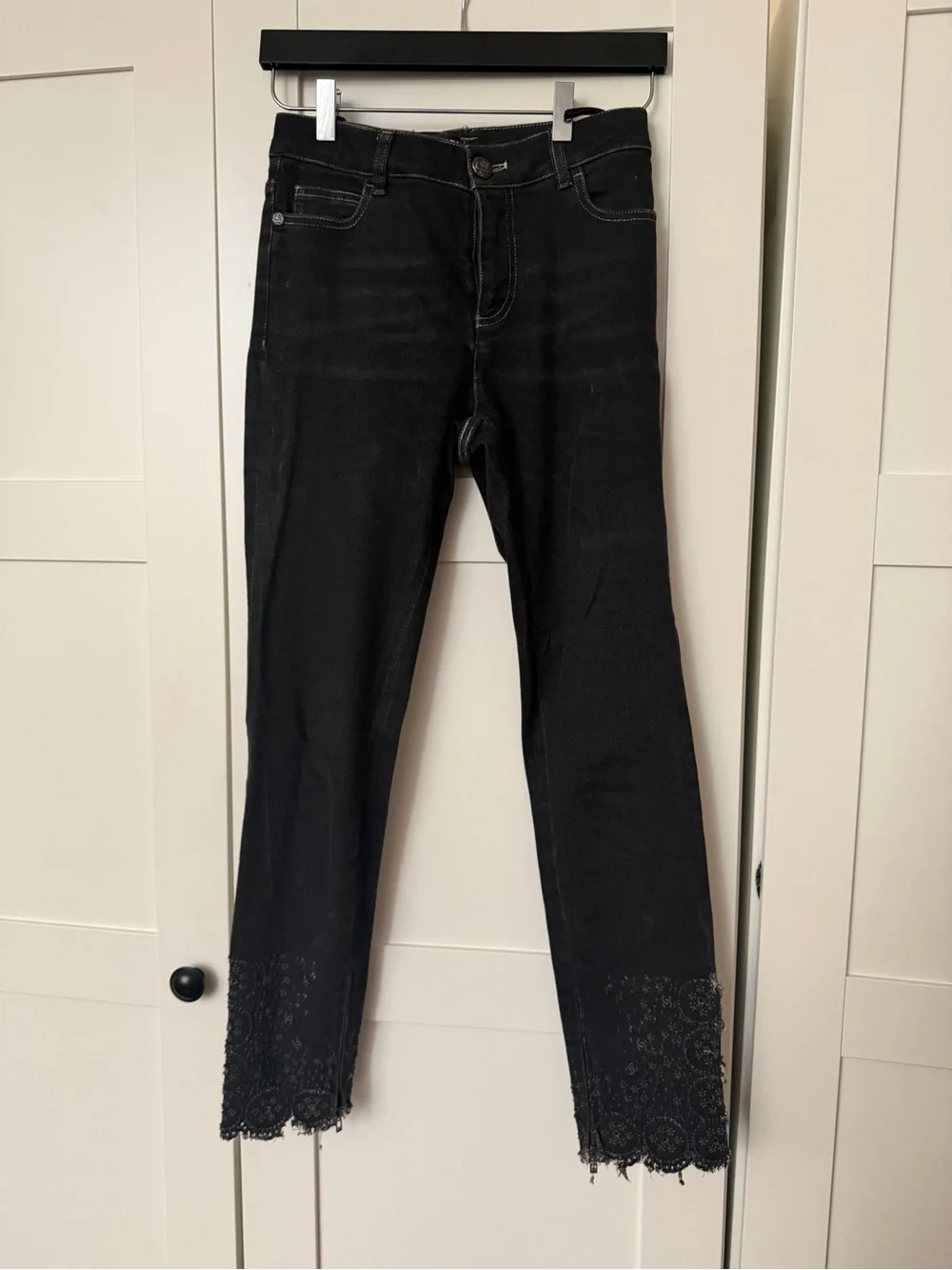 Chanel Black Women's Jeans with Lace Hem size 0 / 34 REVIEW DESCRIPTION!