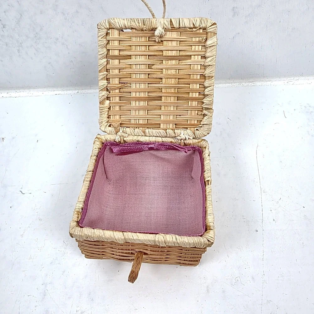 Avon this vintage