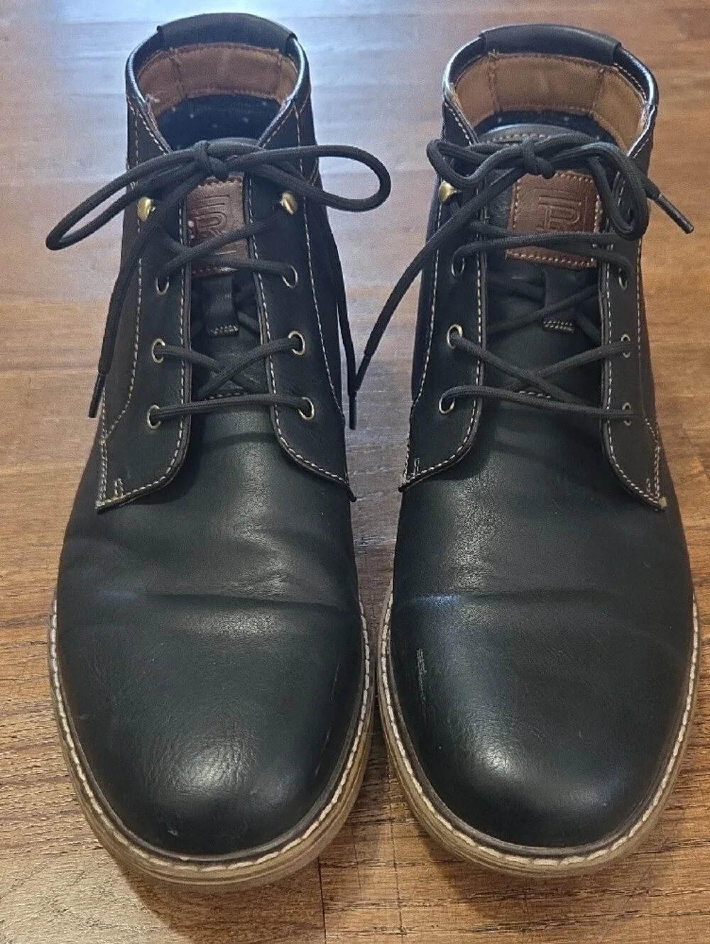 Hawker Rye sleek black