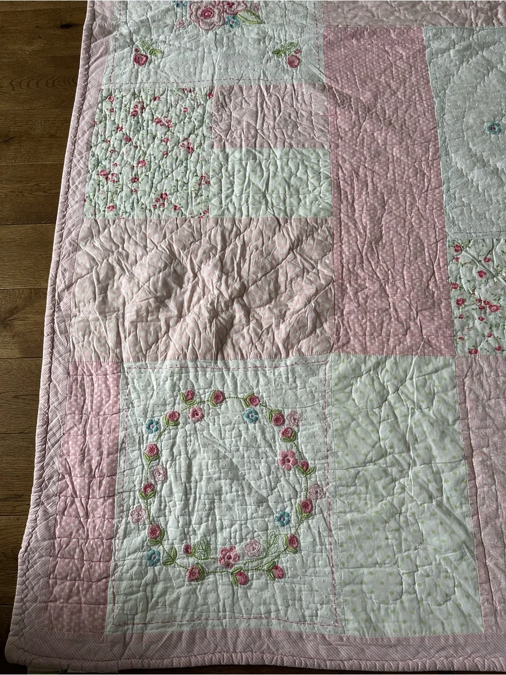 Pottery Barn Kids TWIN Size Cotton Quilt Patchwork Embroidered Coverlet Blanket