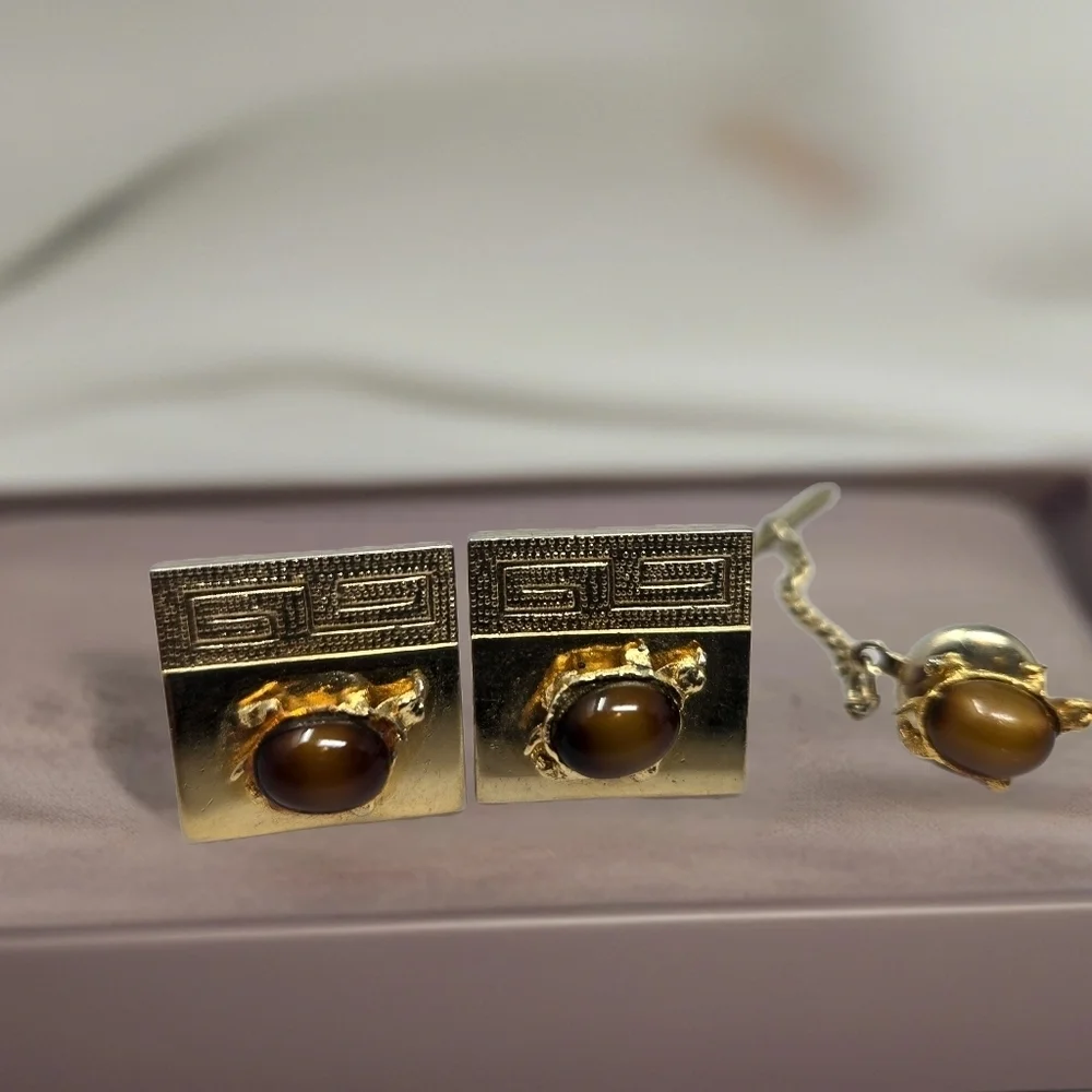 Vintage Mens Gold Tone Cuff Links With Tie Holder Brown Pietersite Stone Classy