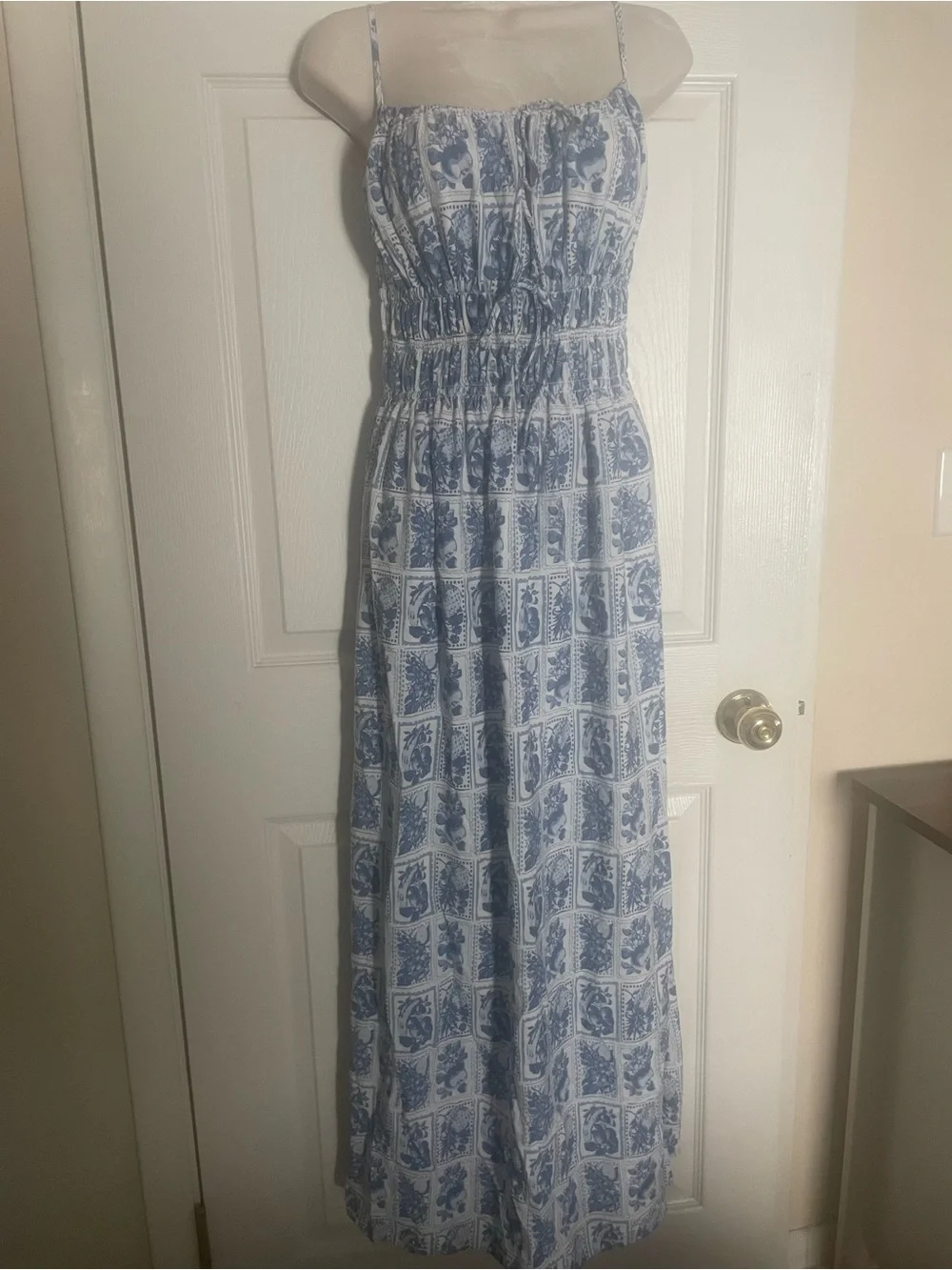 Abercrombie & Fitch Blue and White Floral Smocked Maxi Dress Size ST