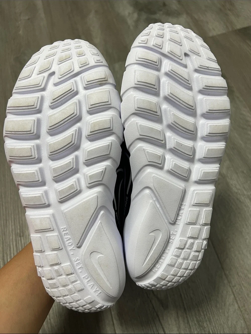 Nike Flex Runner 2 ( GS) - size 5Y like new!
