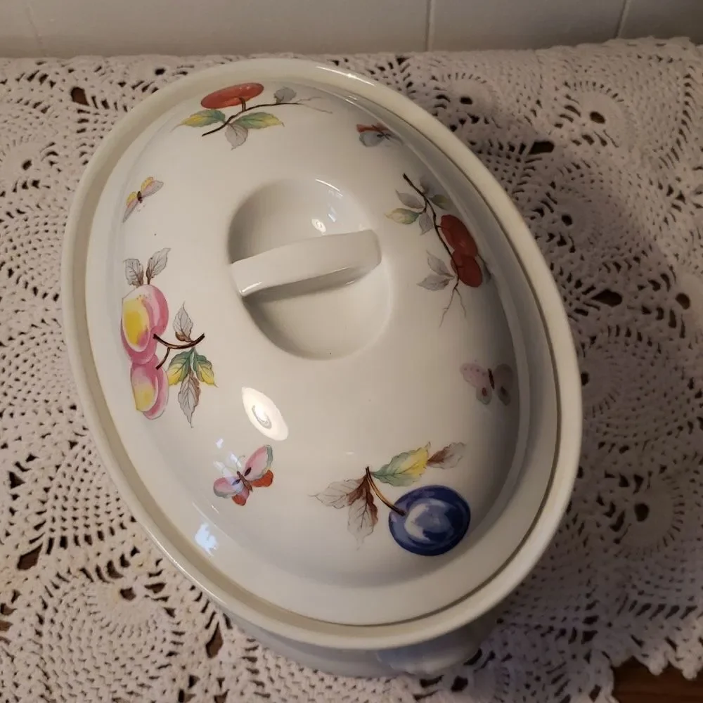 Lovely Vintage Ceramic Fruit Design Casserole Dish