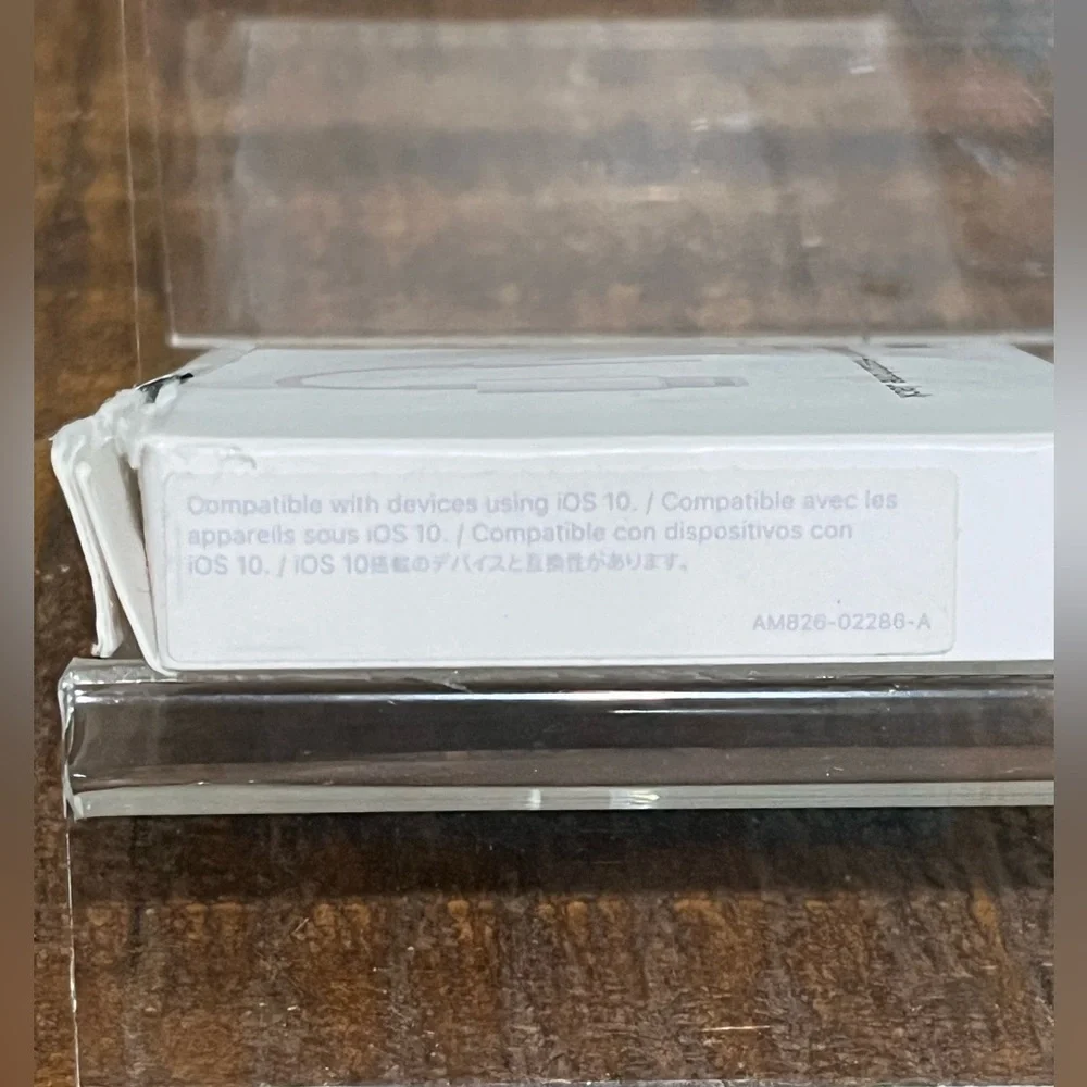 Apple packaging lightning jack
