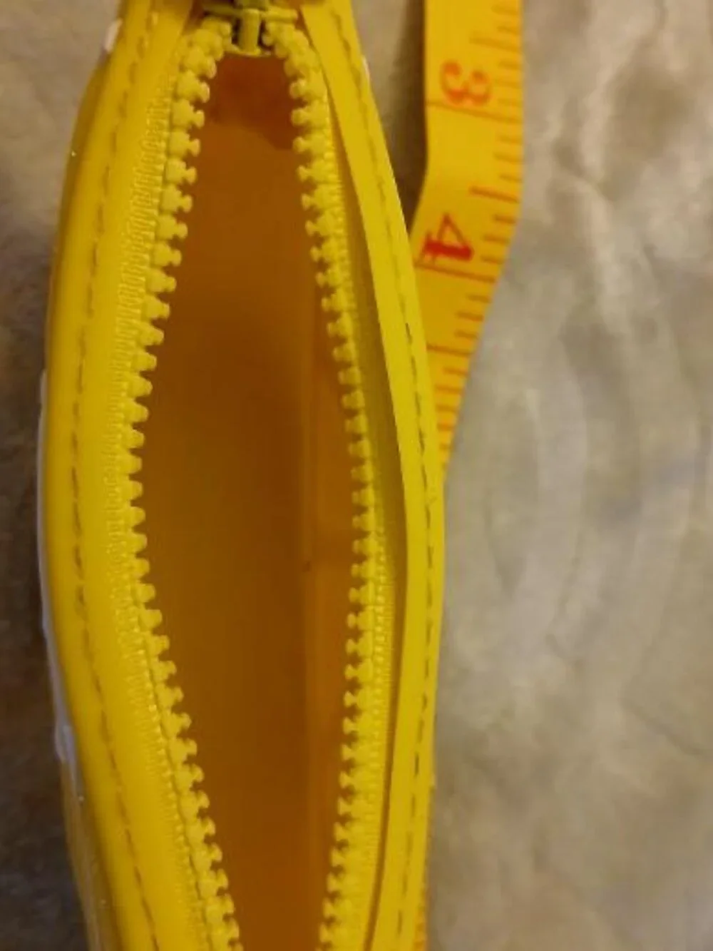 N/A lemon wedge