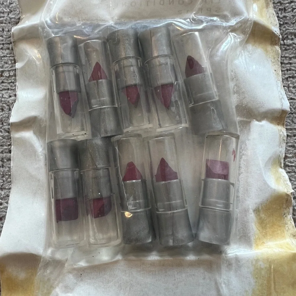 Vintage 2000 Avon Beyond Color Nutralush Plumping Lipstick SPF 12 Samples 10pc