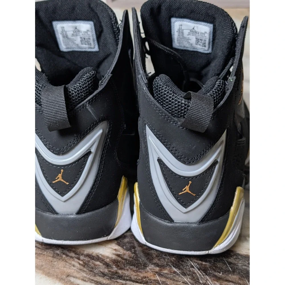 Jordan upper sneakerhead