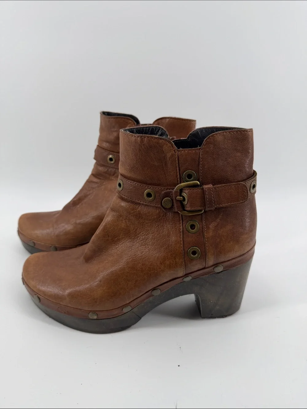 Stuart Weitzman aesthetics whimsigoth
