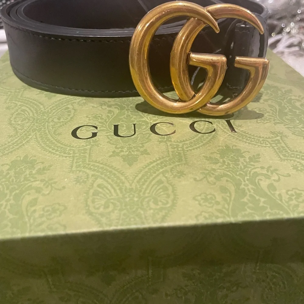 Gucci Black Leather Belt with Aged Gold Double G Buckle