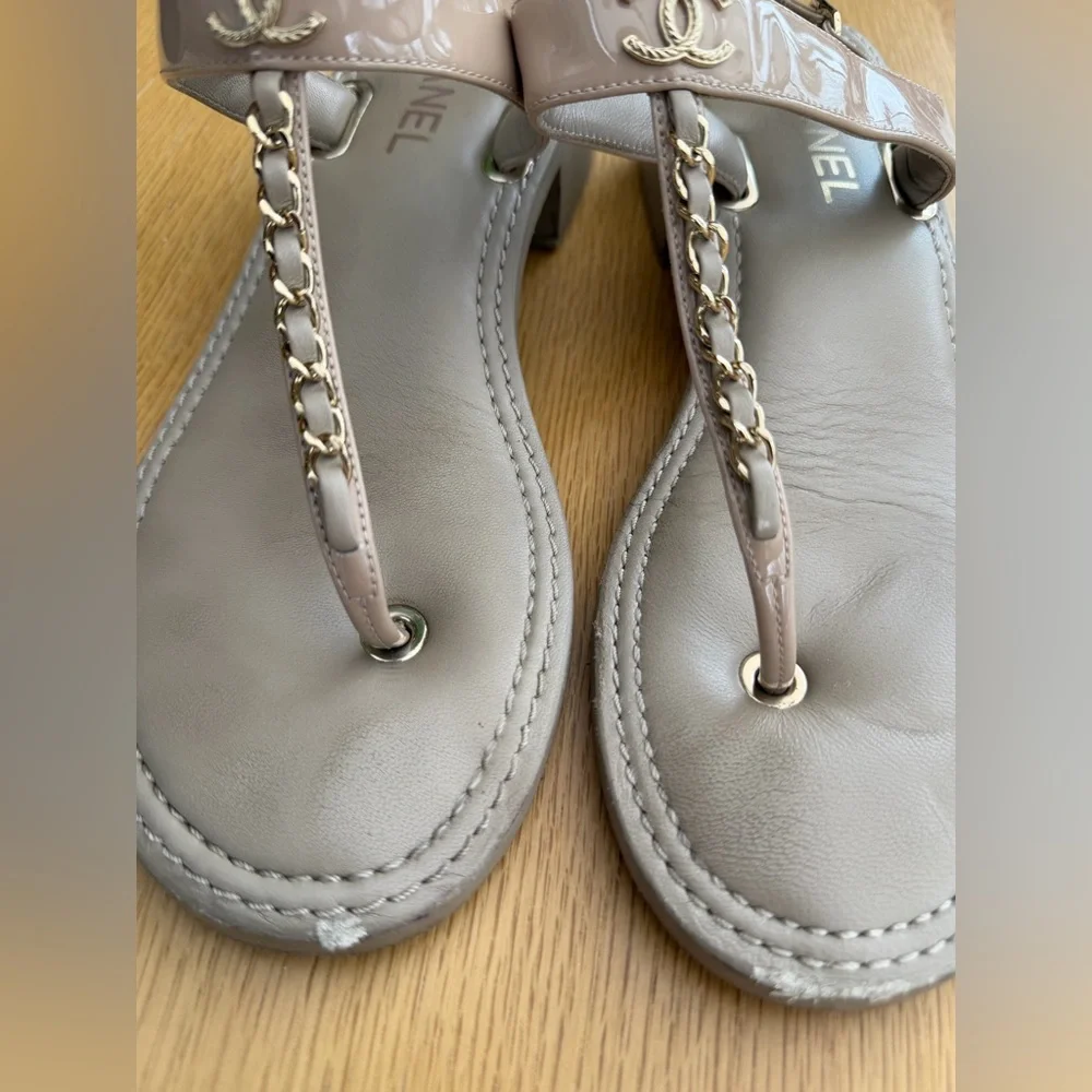 CHANEL this stylish