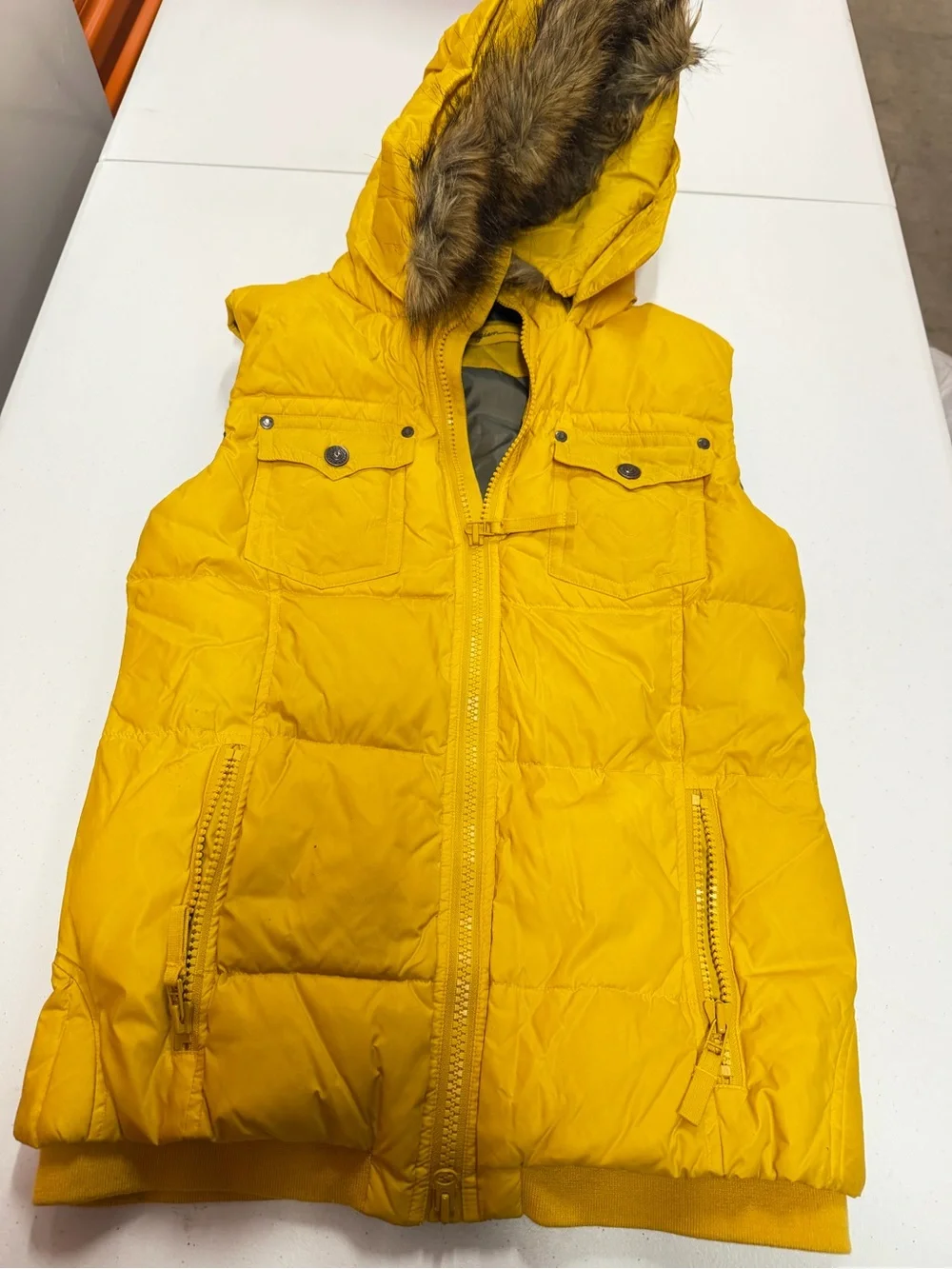 True Religion Men’s Down Puffer Vest Hooded Faux Fur Yellow Size M  B320