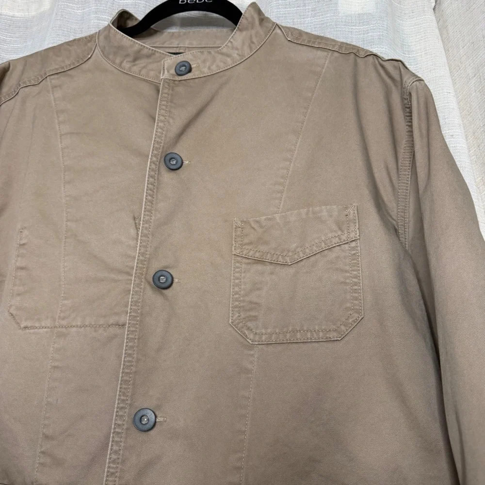 J. Peterman laying khaki