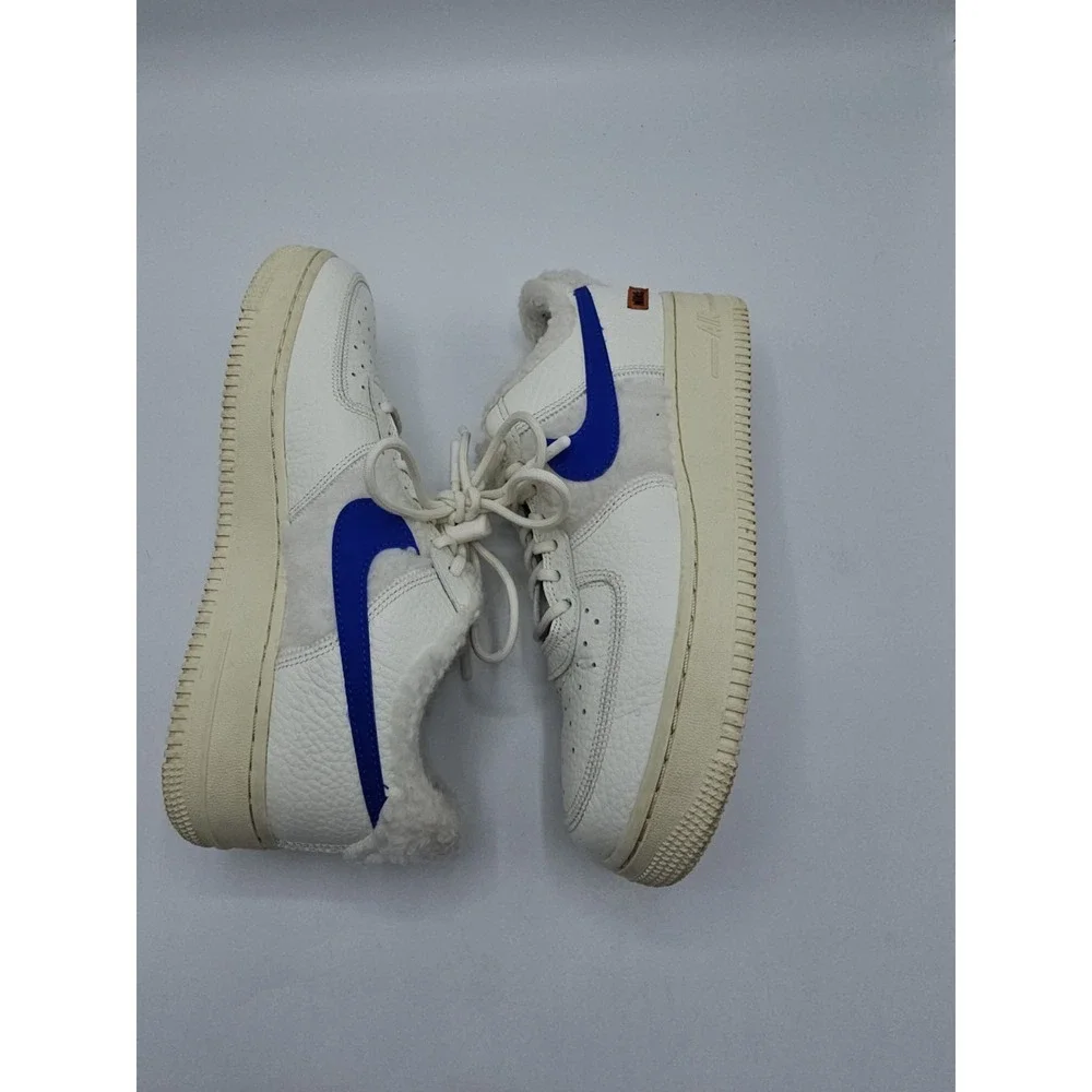 Nike very clean