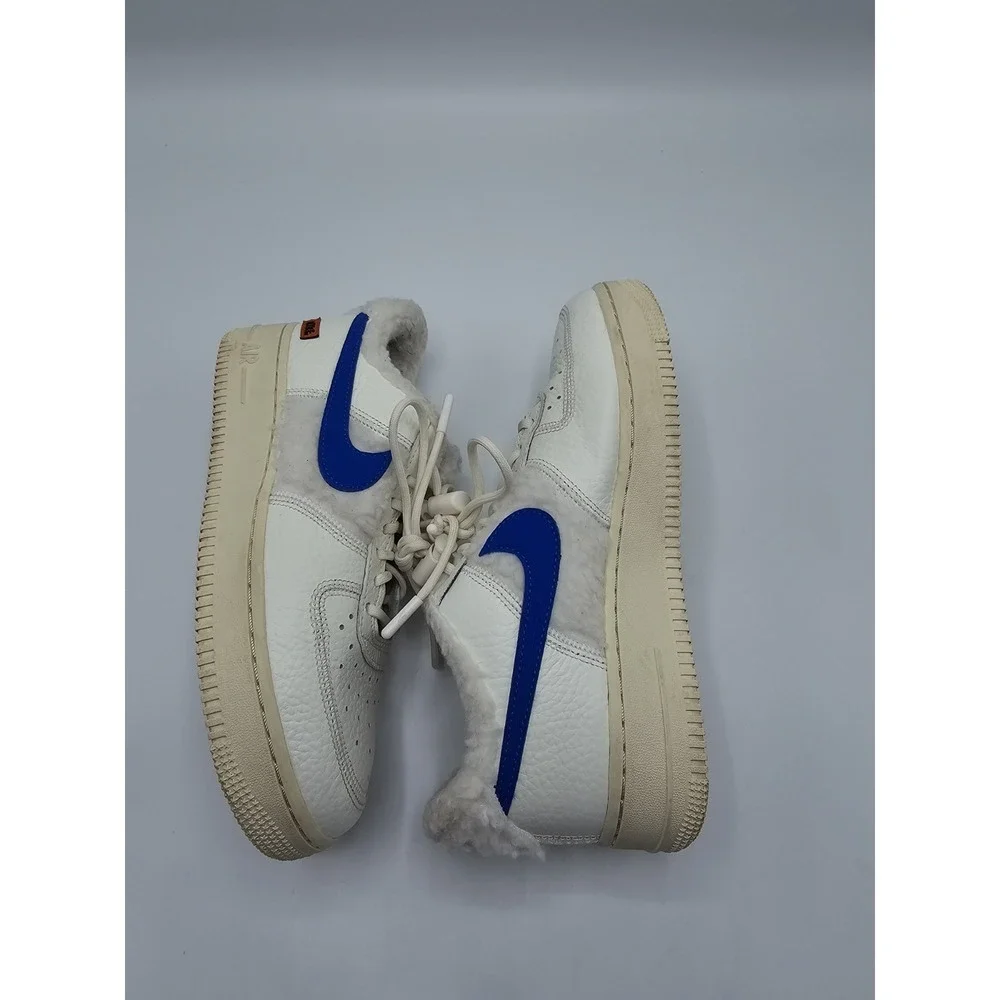 Nike very clean