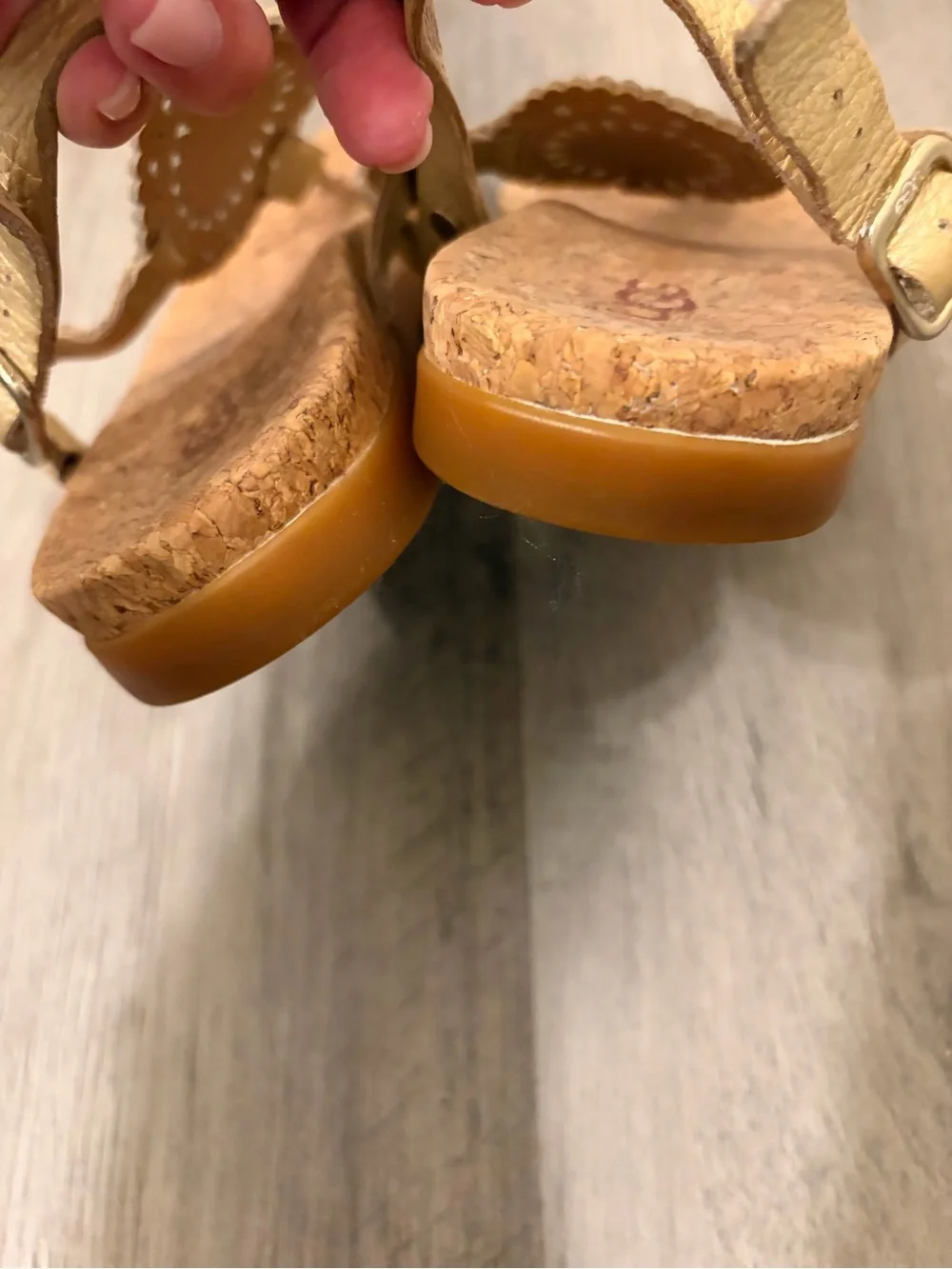 UGG medallion secure warm