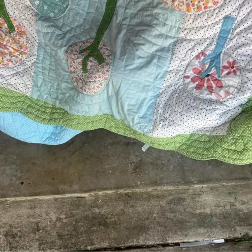 Pottery barn kids full size quilt