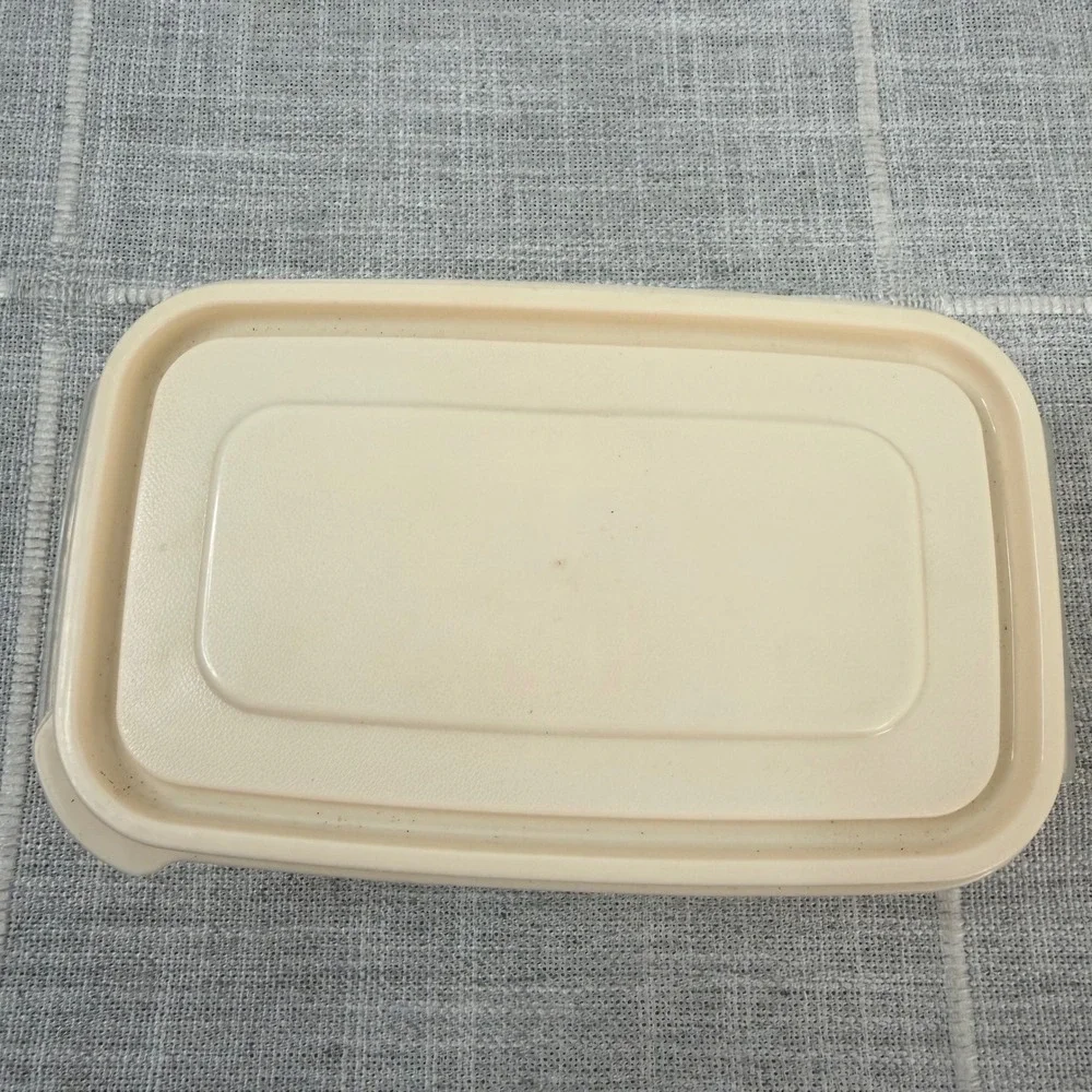 Rubbermaid vintage servin