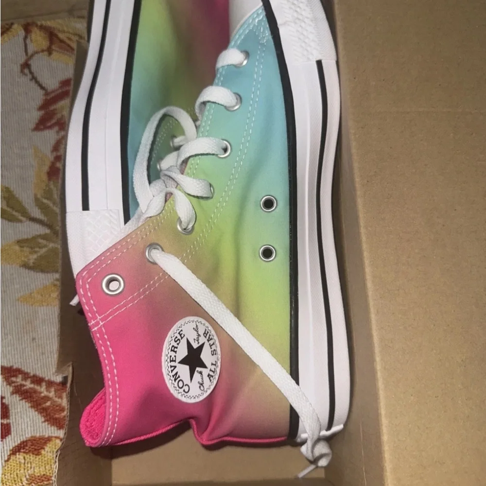 Converse step out