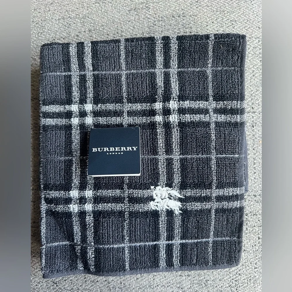 Burberry gray nova check washcloth Japan exclusive