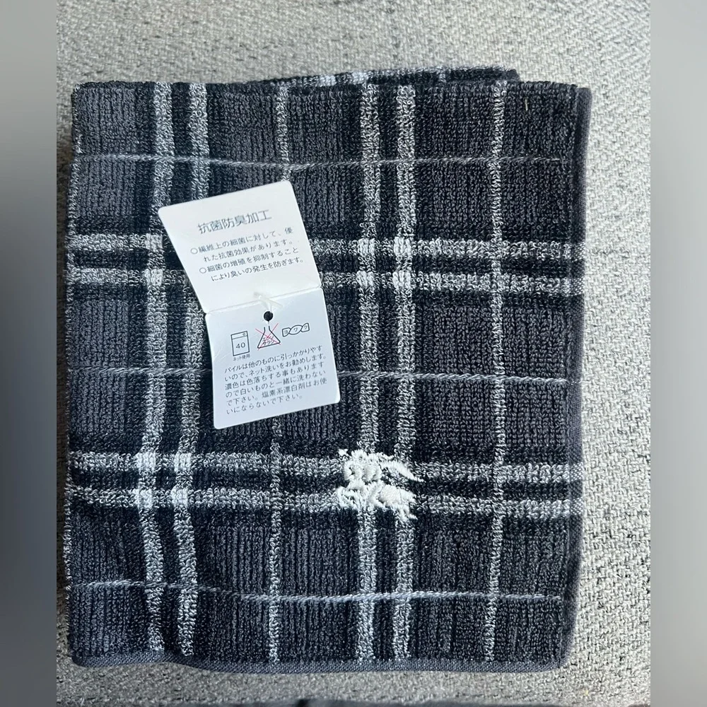 Burberry gray nova