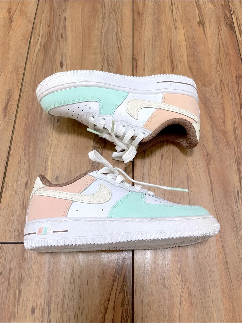NWOB Nike Kids Air Force 1 LV8 